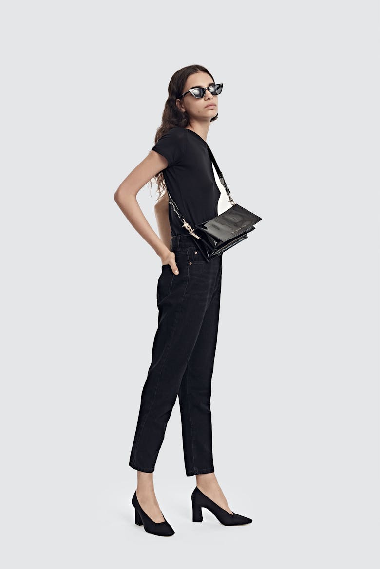 Wide Shoulder Bag “black patent leather”