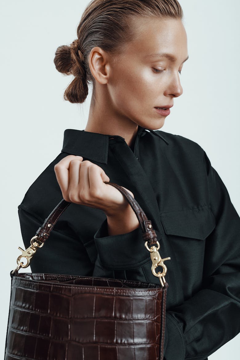 Mini Strap “glossy brown crocodile” 