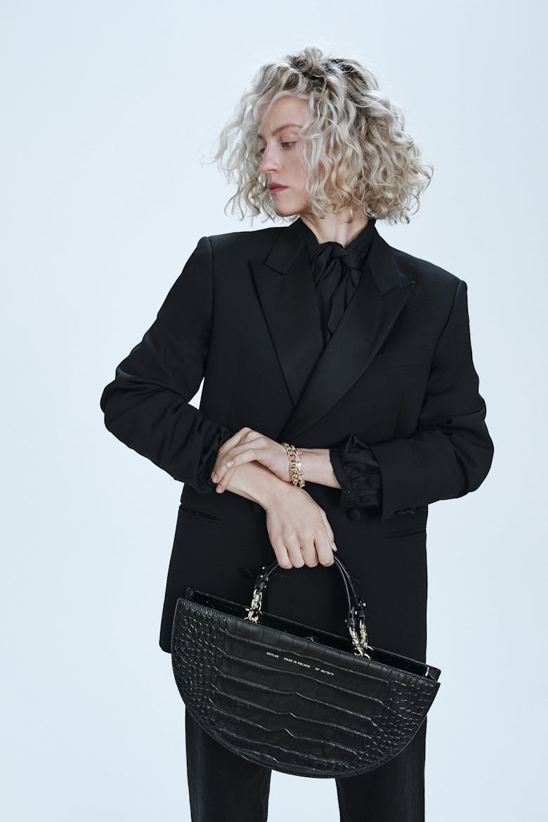Half Moon Bag “glossy black crocodile”