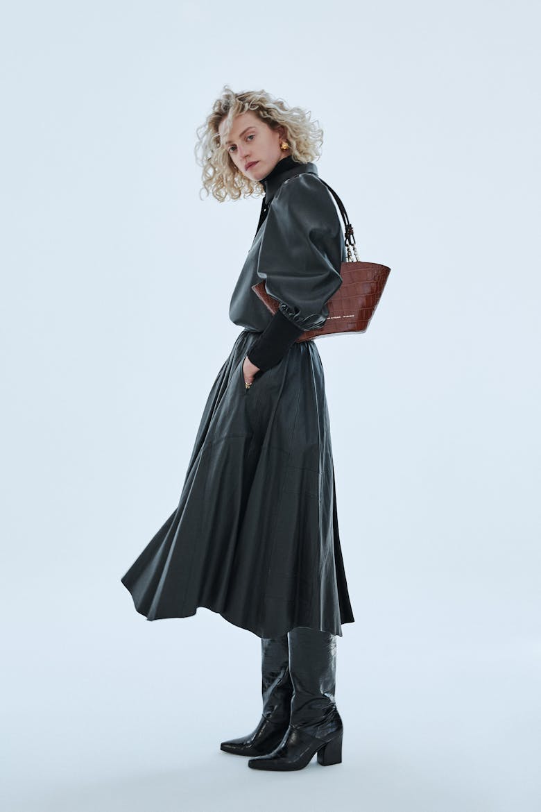 Small Basket Bag “glossy caramel crocodile”