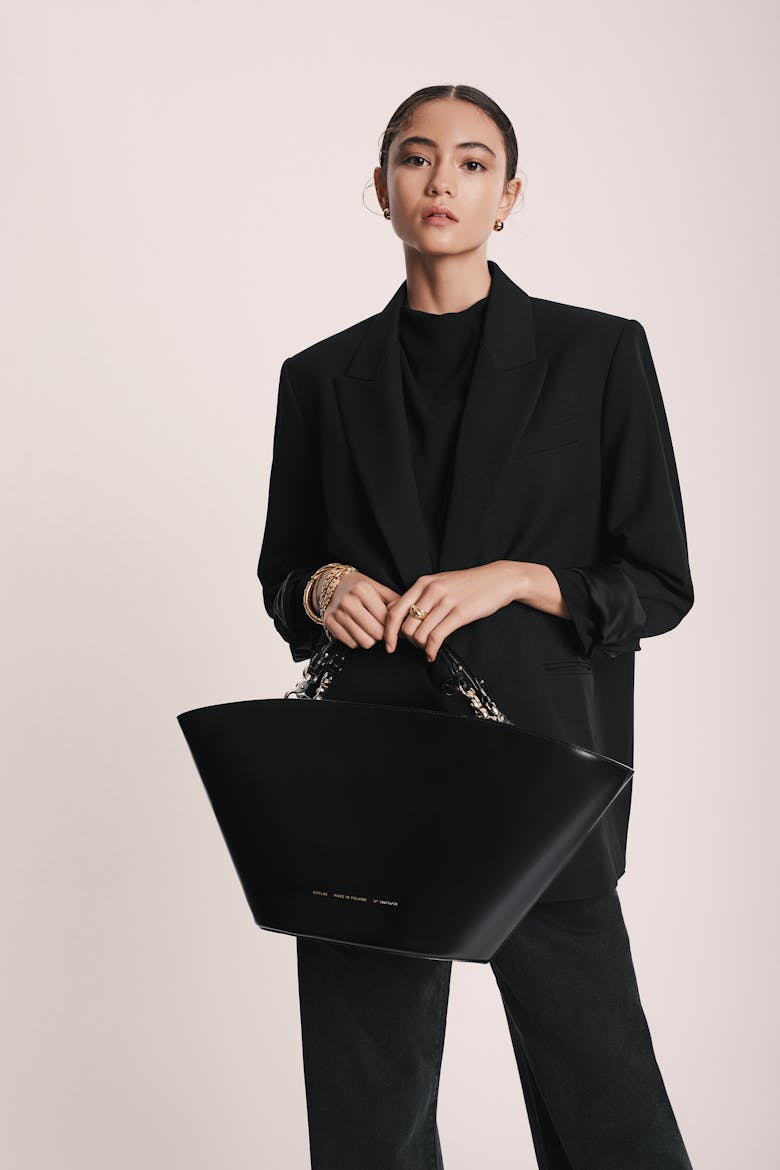 Maxi Basket Bag “glossy black”