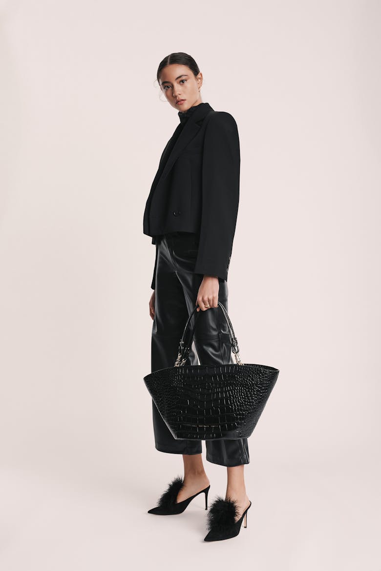Maxi Basket Bag “glossy black crocodile”
