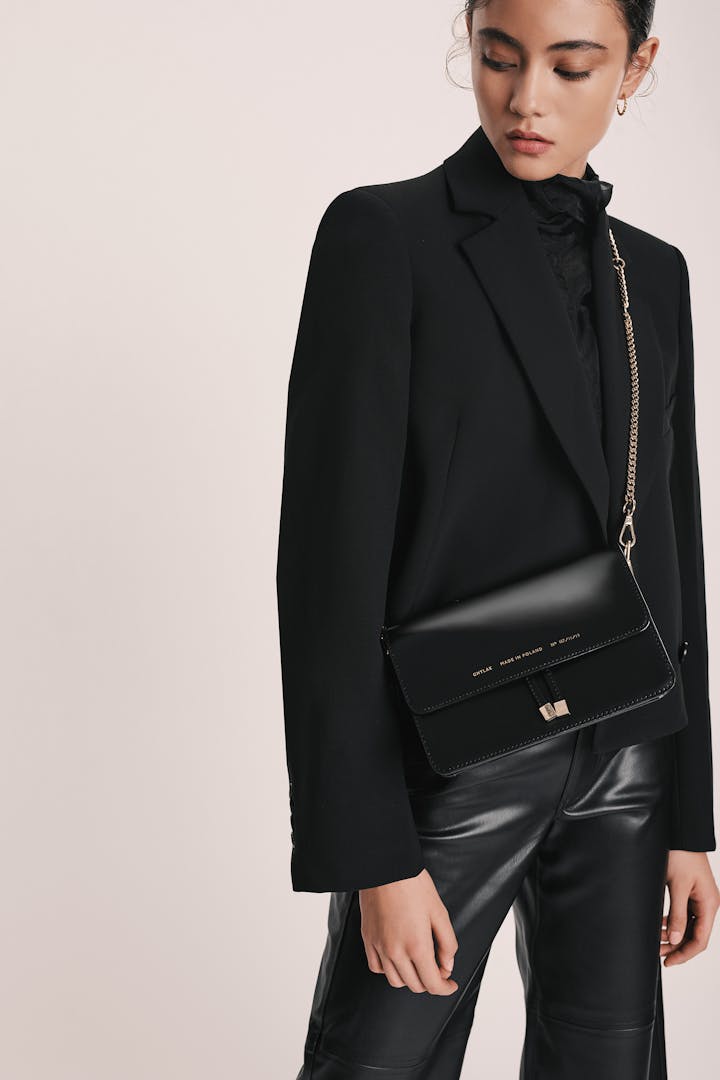 Shoulder Bag “glossy black”