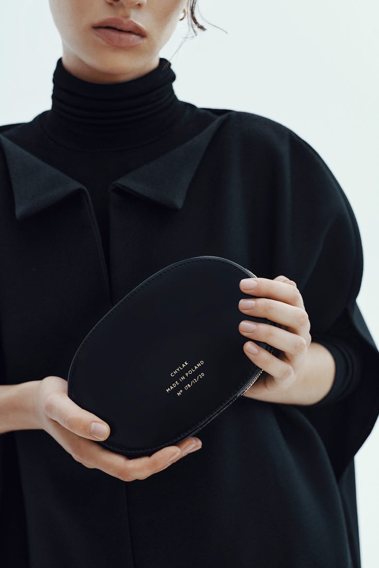 Ellipse Clutch “glossy black”