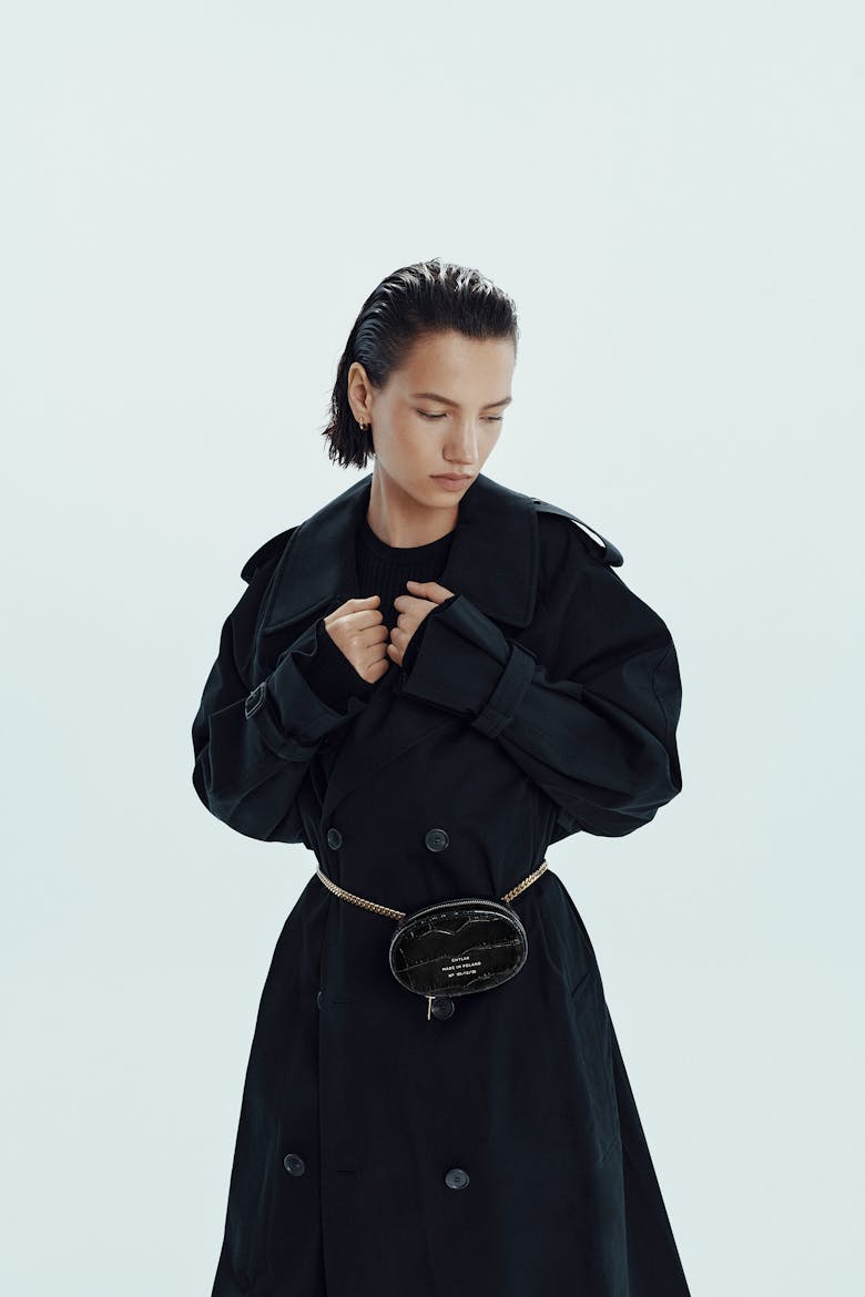 Mini Elipsa„czarny błyszczący krokodyl”  