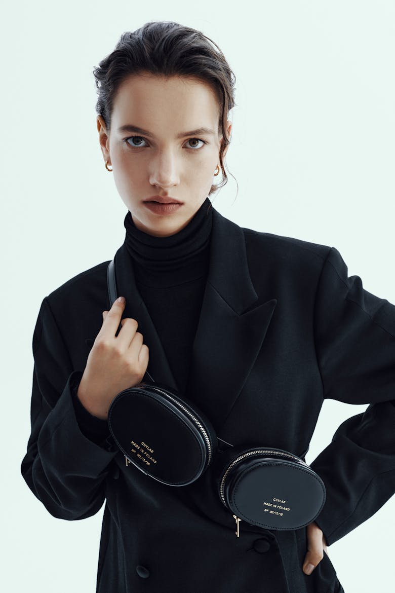 Mini Elipsa „czarna błyszcząca skóra”  