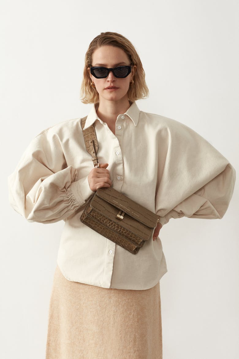 Shoulder Bag “beige crocodile”