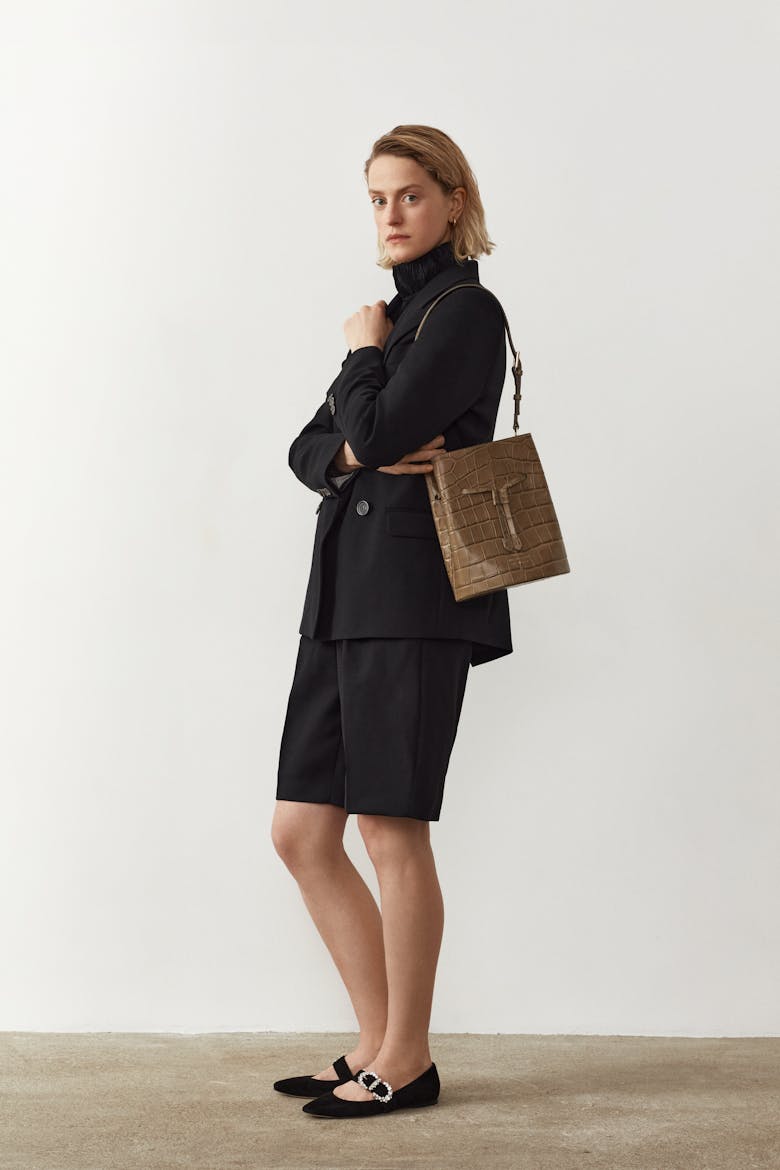 Structured Bucket Bag “beige crocodile”