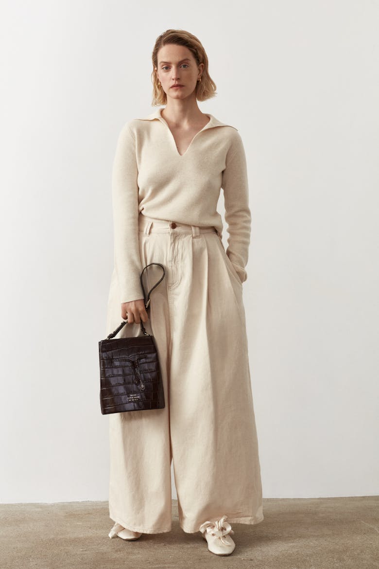 Structured Bucket Bag “glossy brown crocodile”