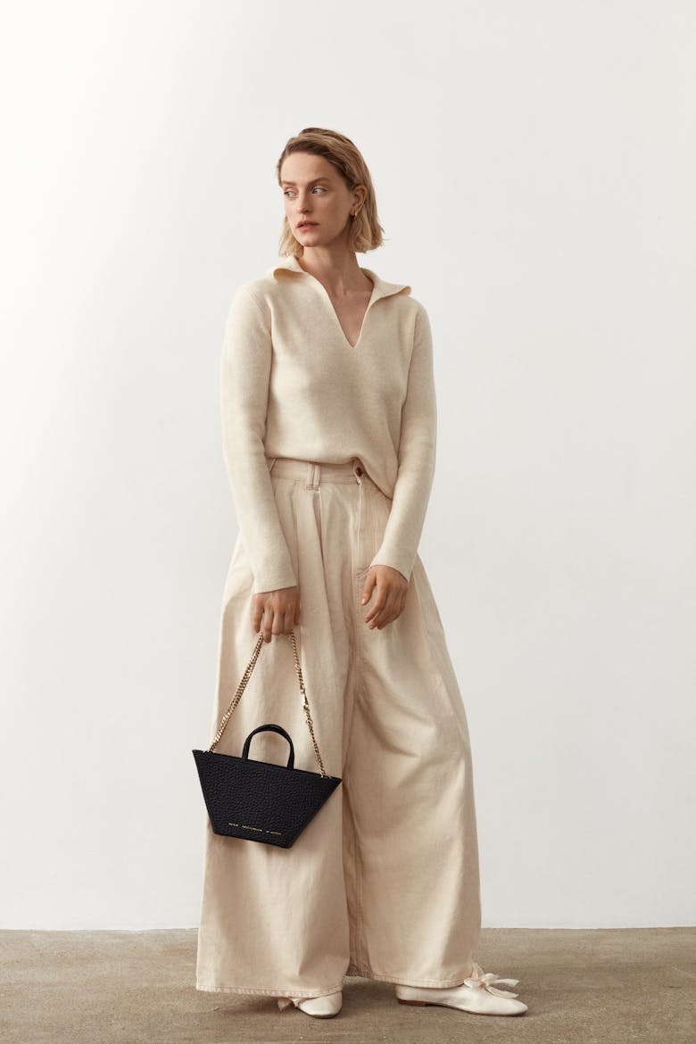 Trapeze Bag “black pebbled leather”