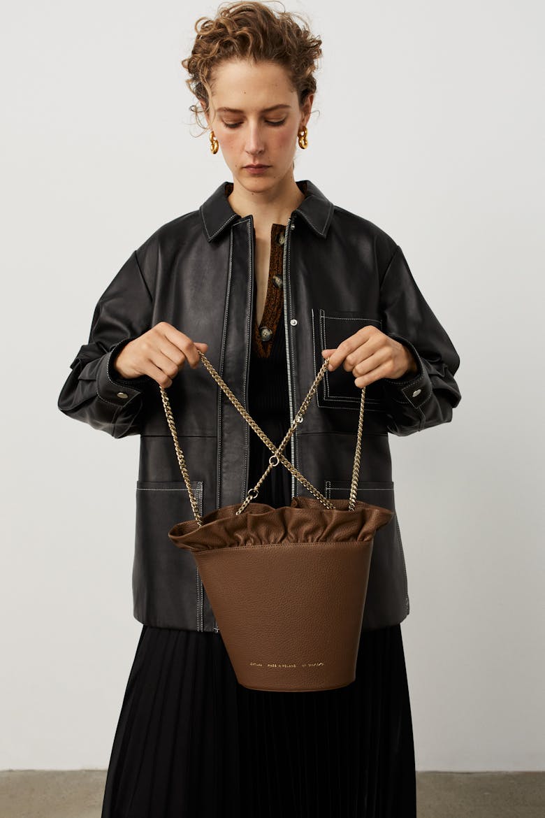 Flounce Bucket Bag “Café-Au-Lait”