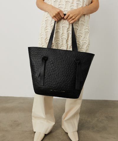 Knot Shopper Bag “black ostrich”