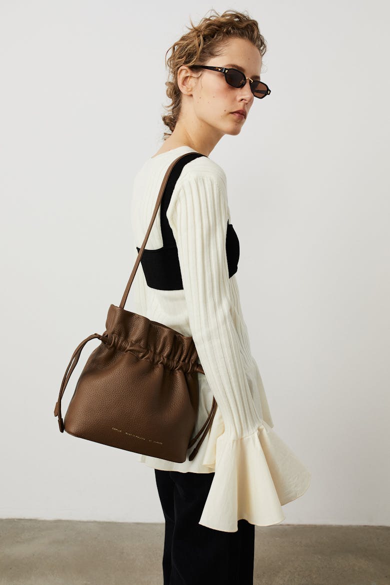 Soft Drawstring Bucket Bag “Café-Au-Lait”