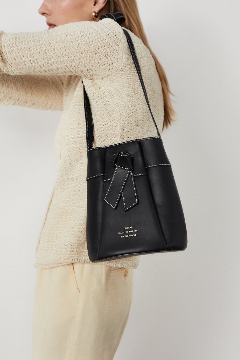 Knot Bucket Bag Black