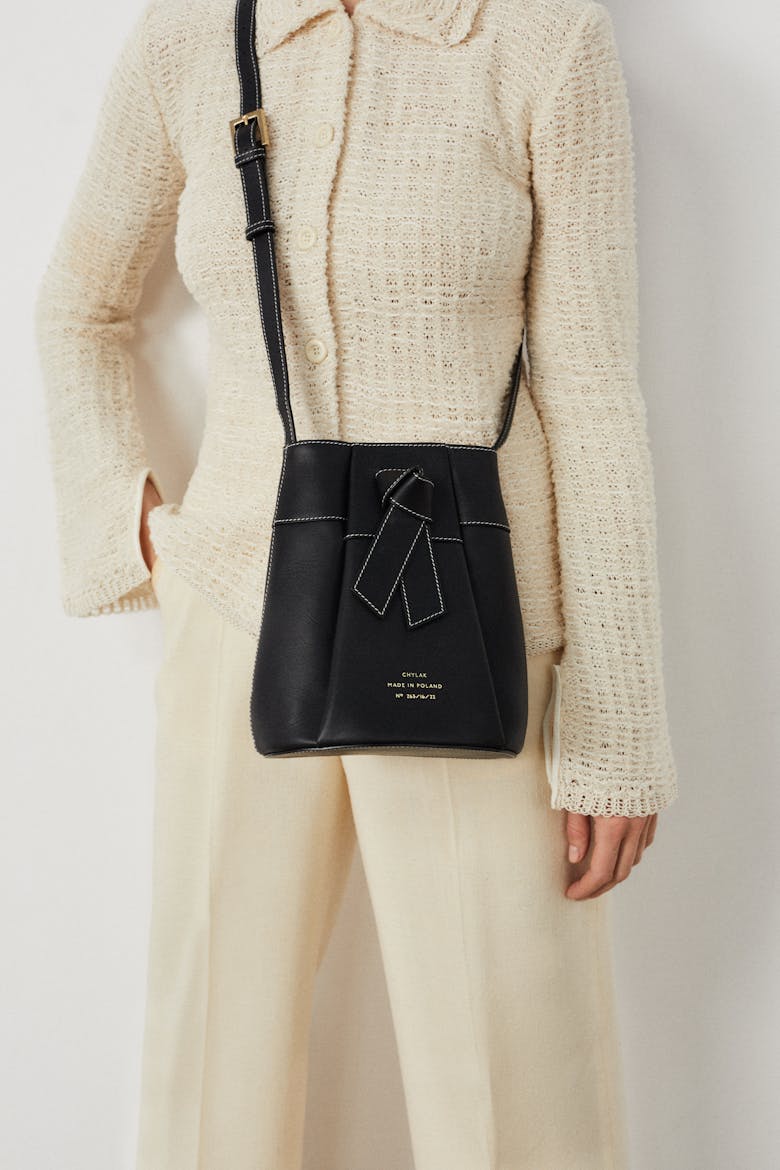 Knot Bucket Bag Black