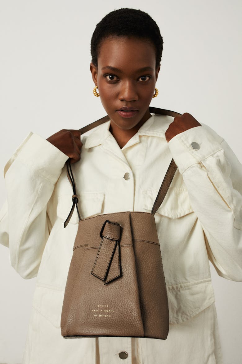 Knot Bucket Bag Taupe