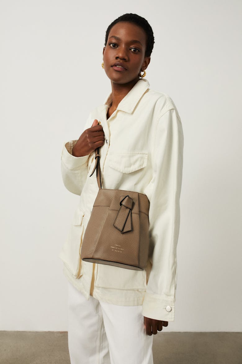 Knot Bucket Bag Taupe