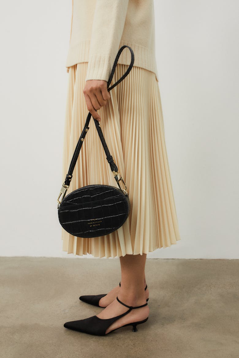 Ellipse Shoulder Bag “glossy black crocodile”