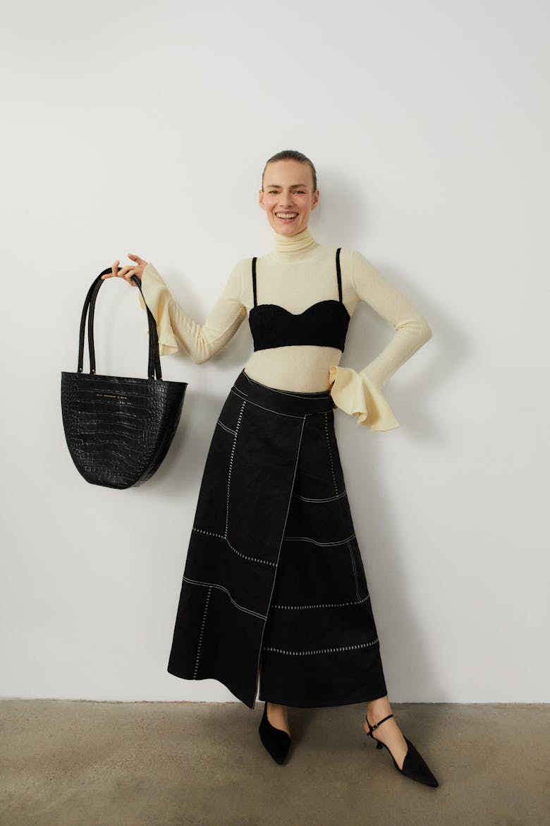 Rounded Tote Bag “glossy black crocodile”