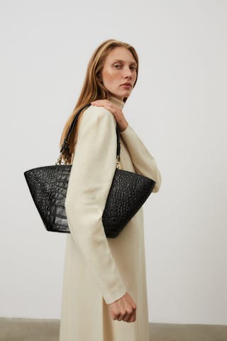 Big Basket Bag “glossy black crocodile”