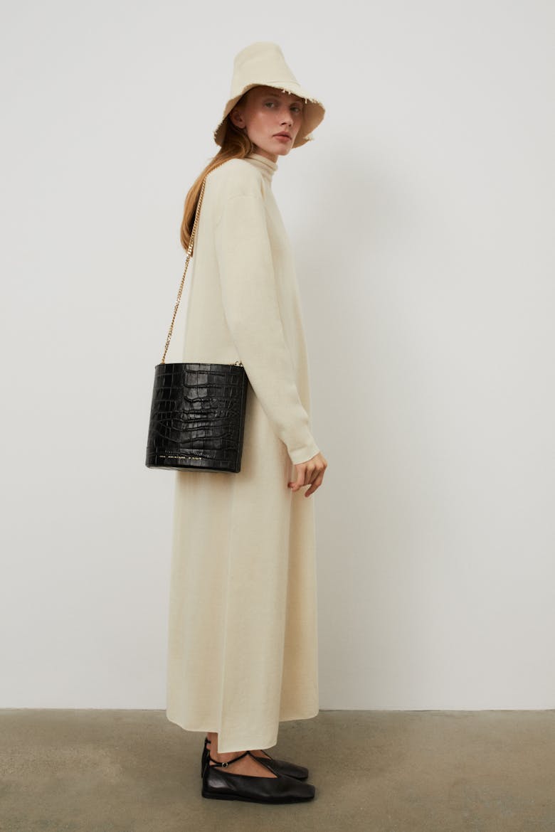 Cylinder Bag “glossy black crocodile”