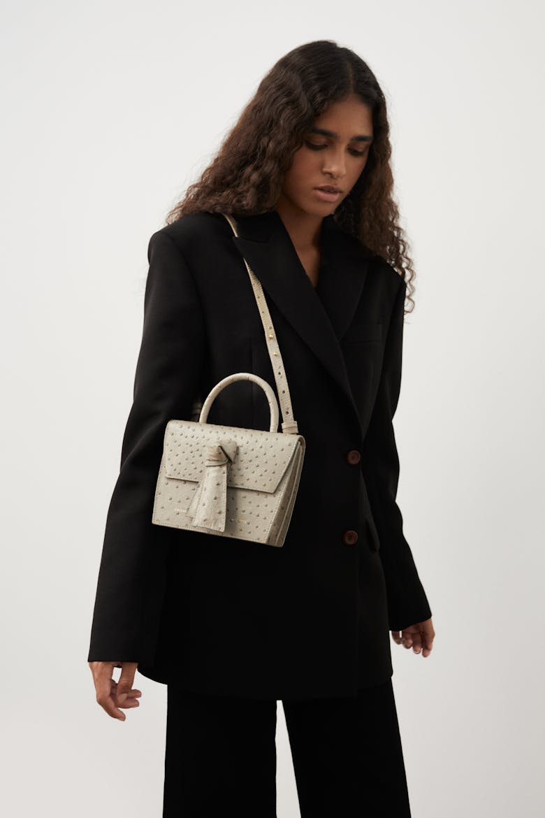 Box Knot Bag “beige ostrich”