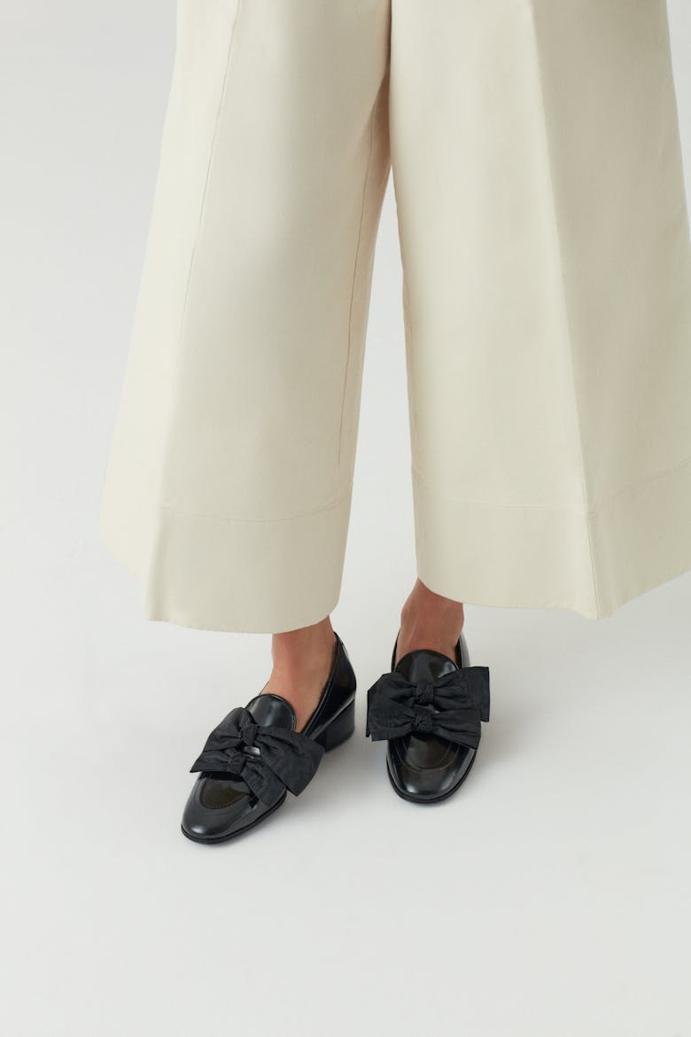 Bow Loafers “glossy black”
