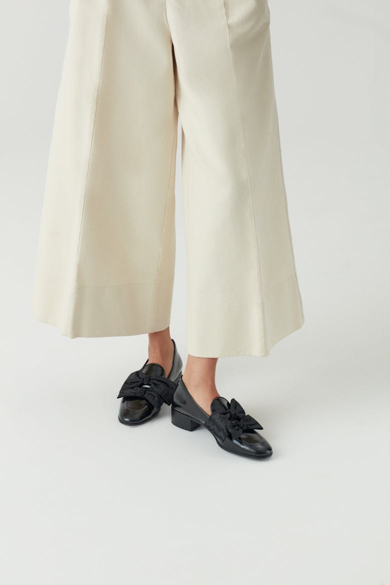 Bow Loafers “glossy black”
