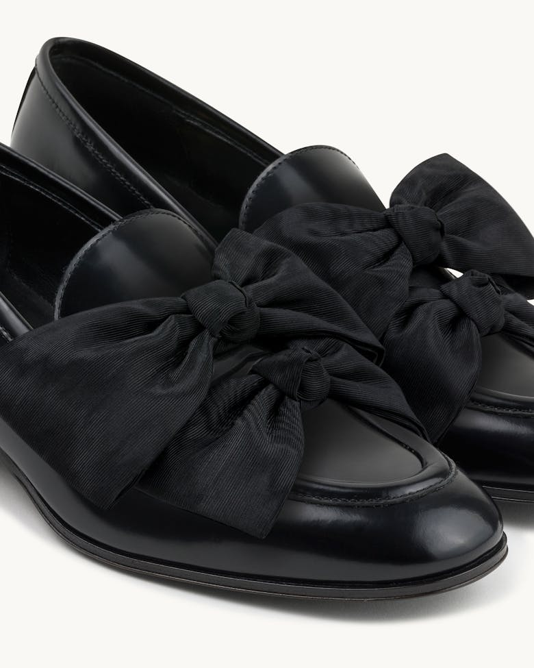Bow Loafers “glossy black”