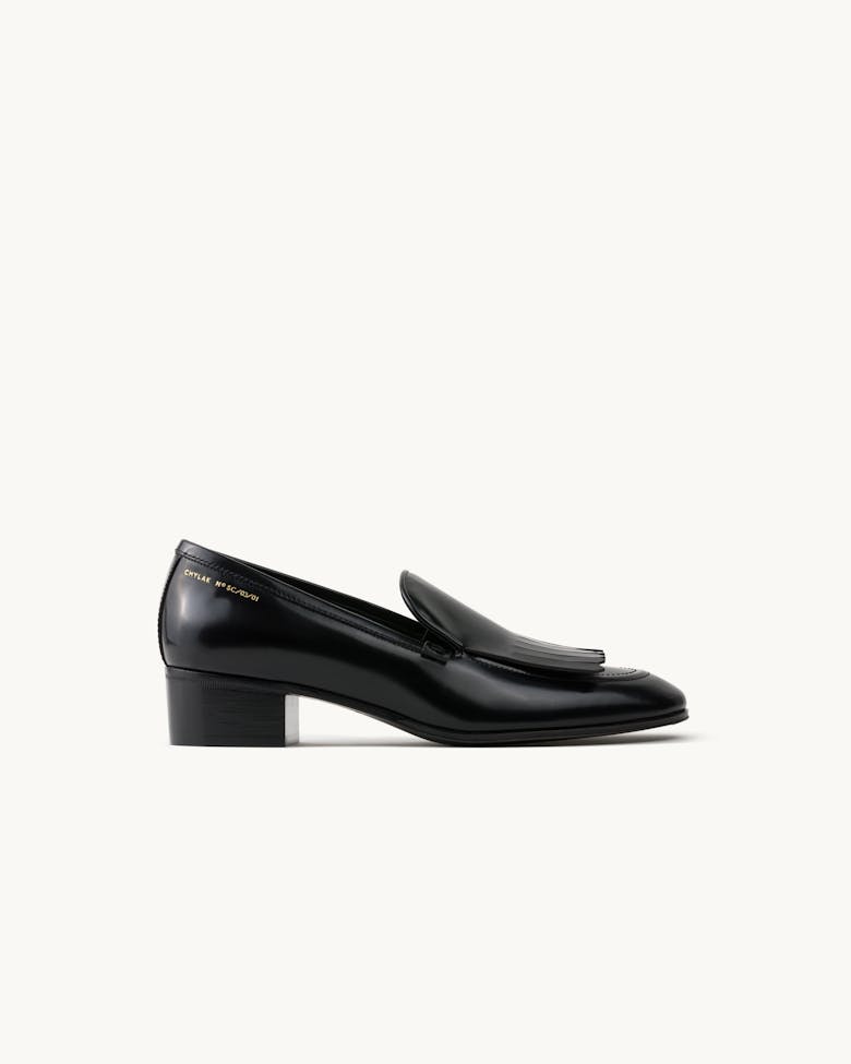 Fringe Loafers “glossy black”