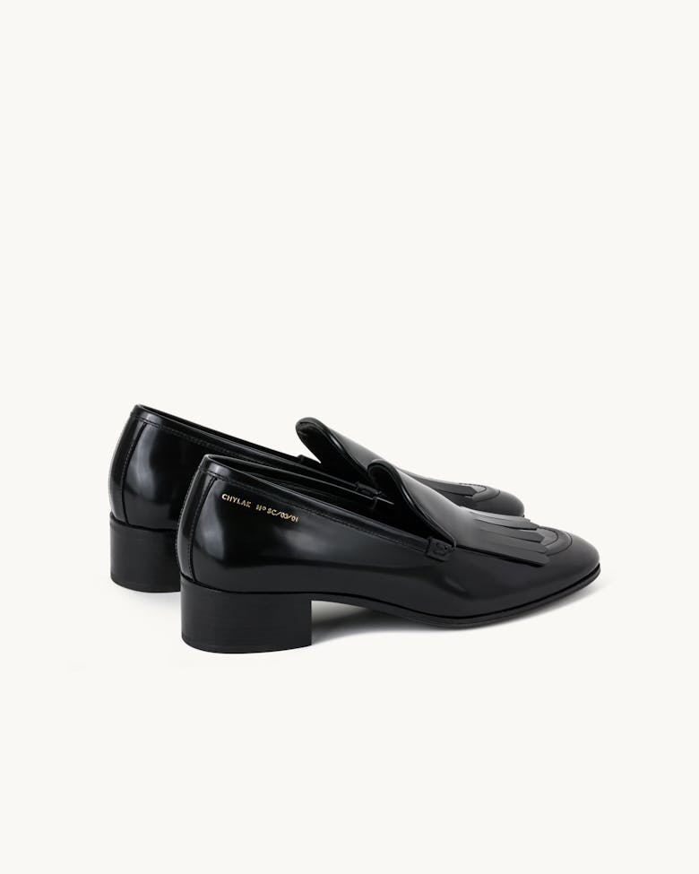 Fringe Loafers “glossy black”