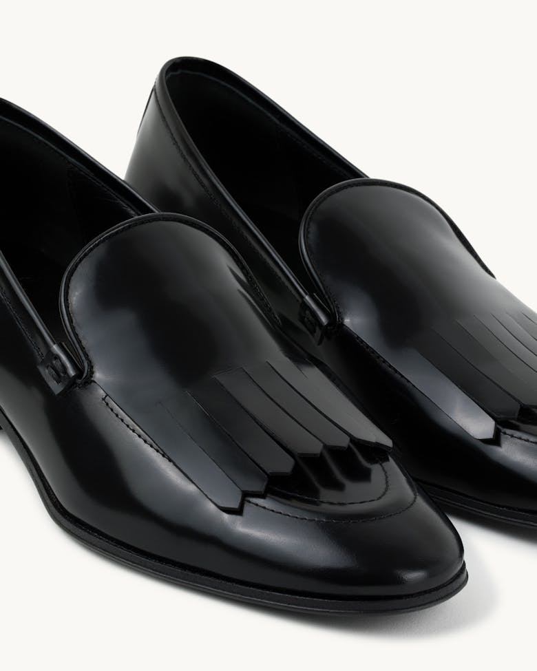Fringe Loafers “glossy black”