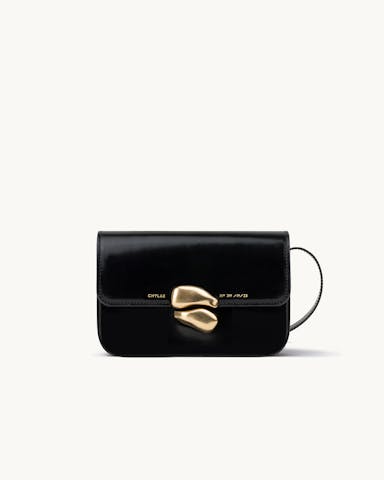 Flap Bag with Sculptural Seal “glossy black”