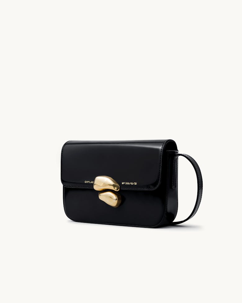 Flap Bag with Sculptural Seal “glossy black”