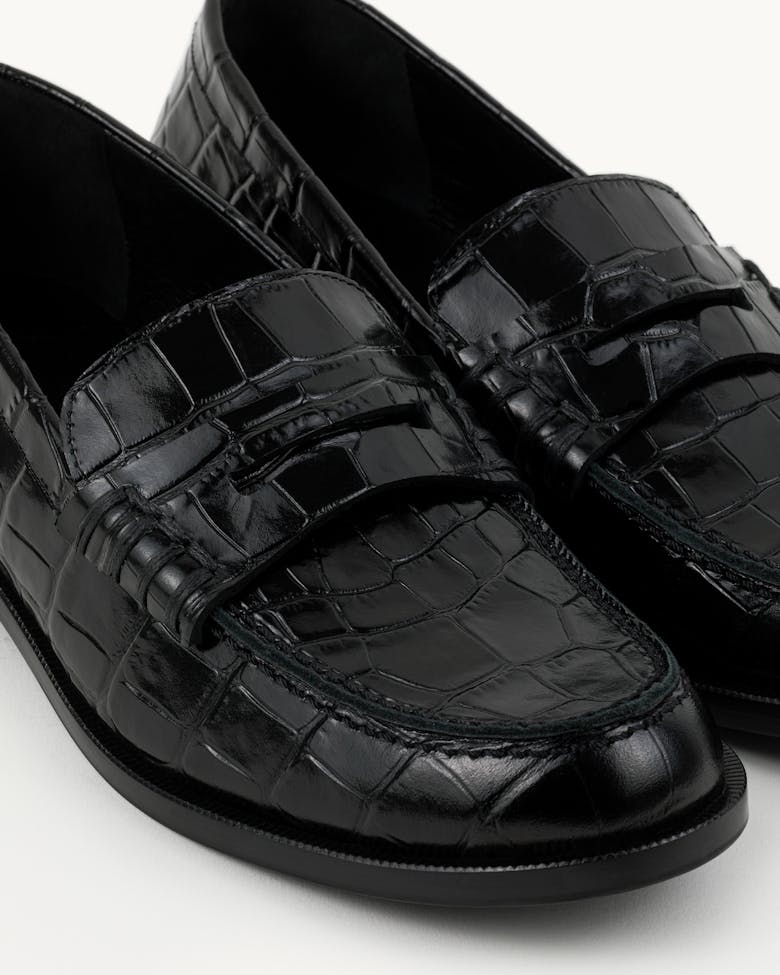 Penny Loafers “glossy black crocodile”