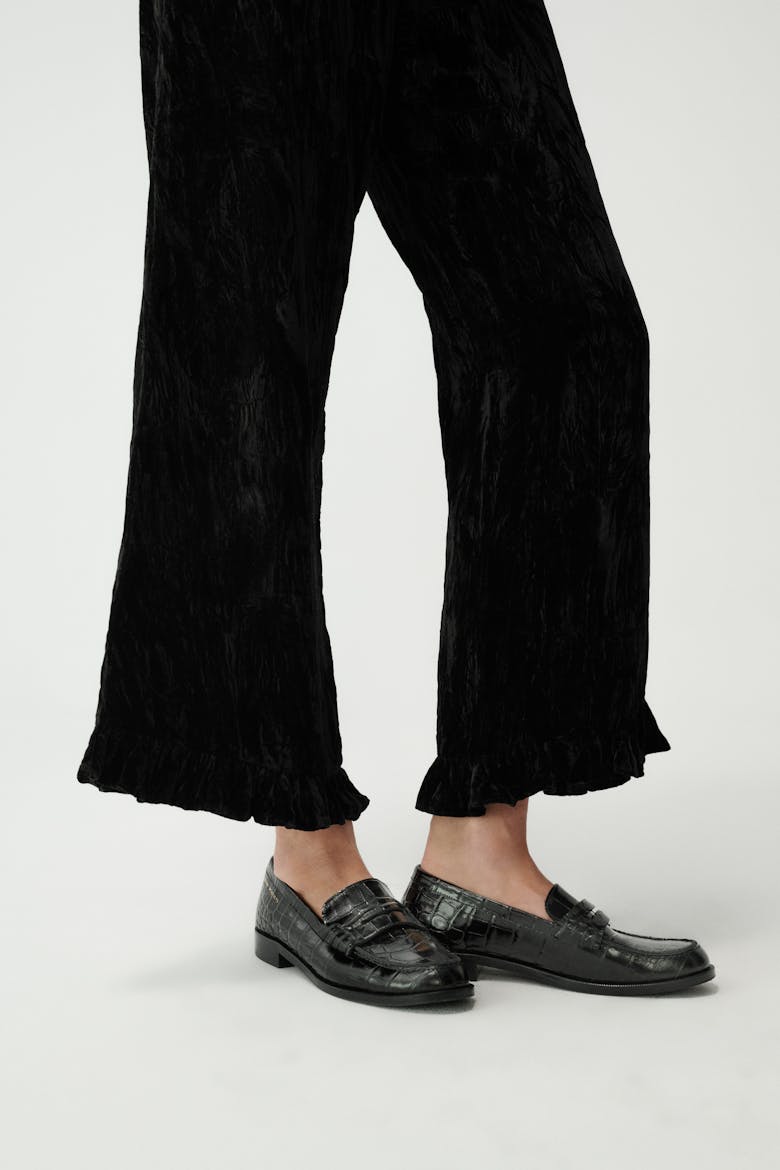 Penny Loafers “glossy black crocodile”