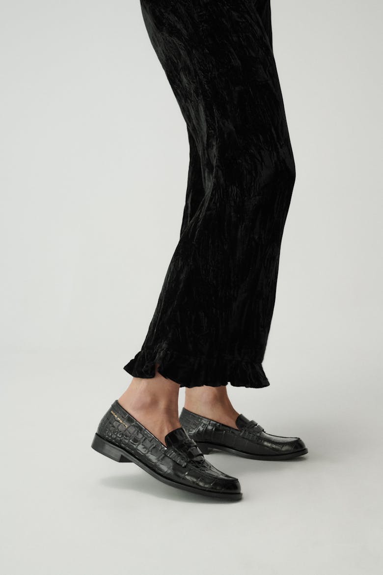 Penny Loafers “glossy black crocodile”