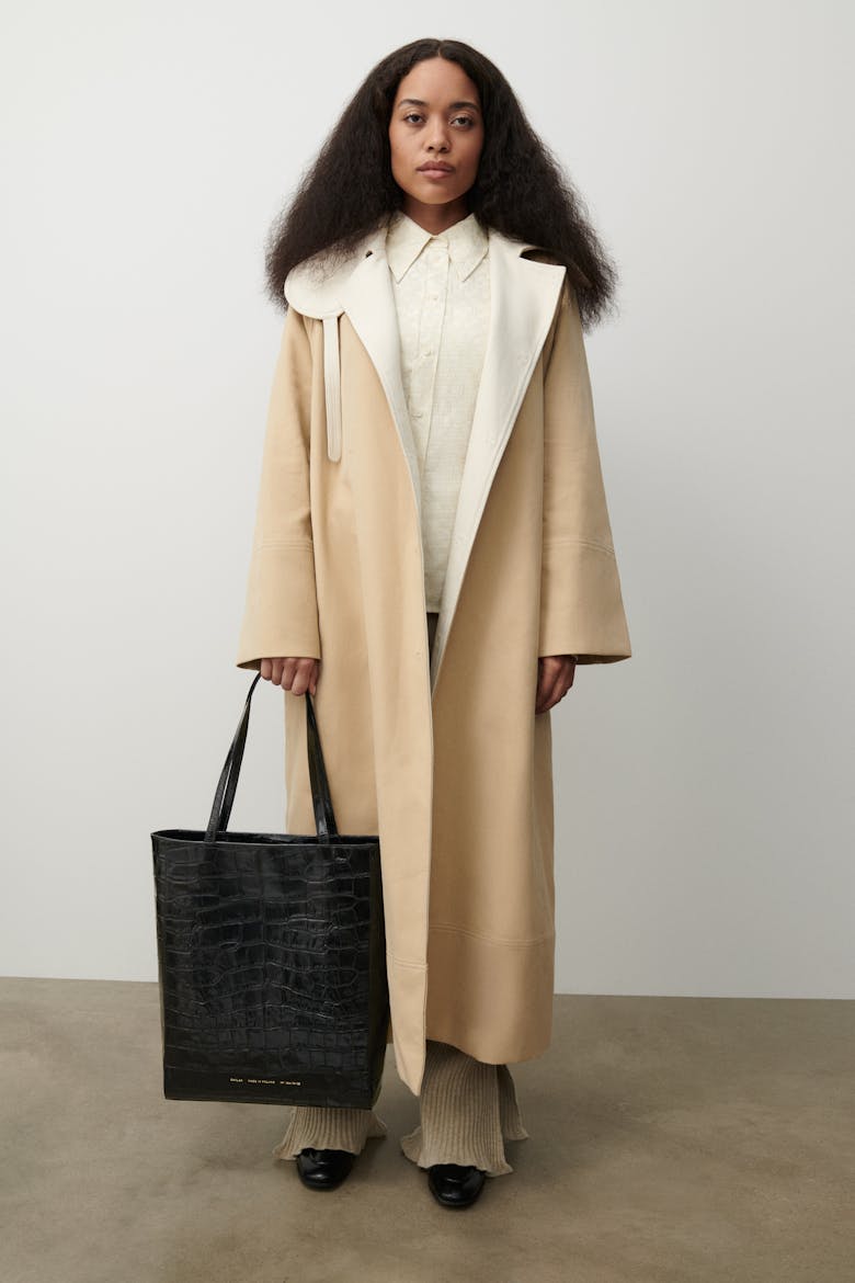Tall Tote Bag “glossy black crocodile”