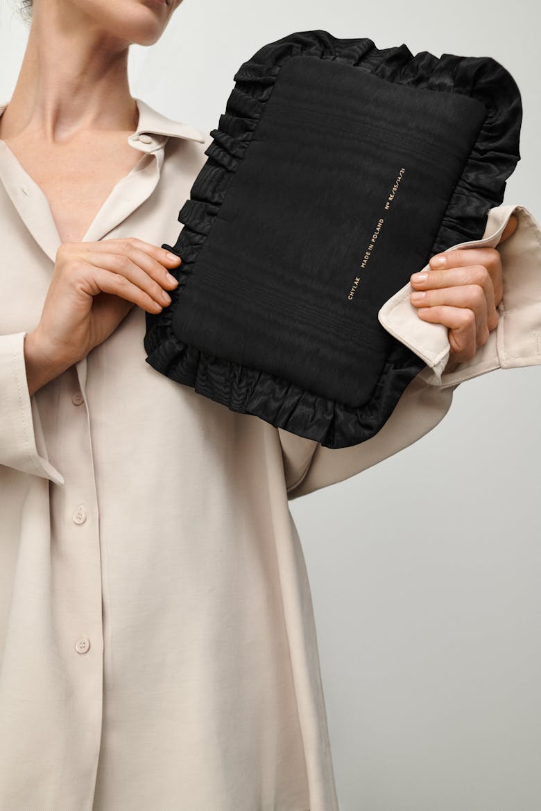 Pillow Clutch Moiré Black