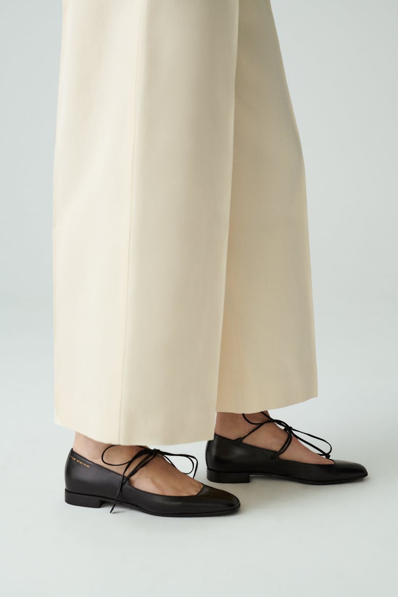 Ballet Flats with Leather Straps Black