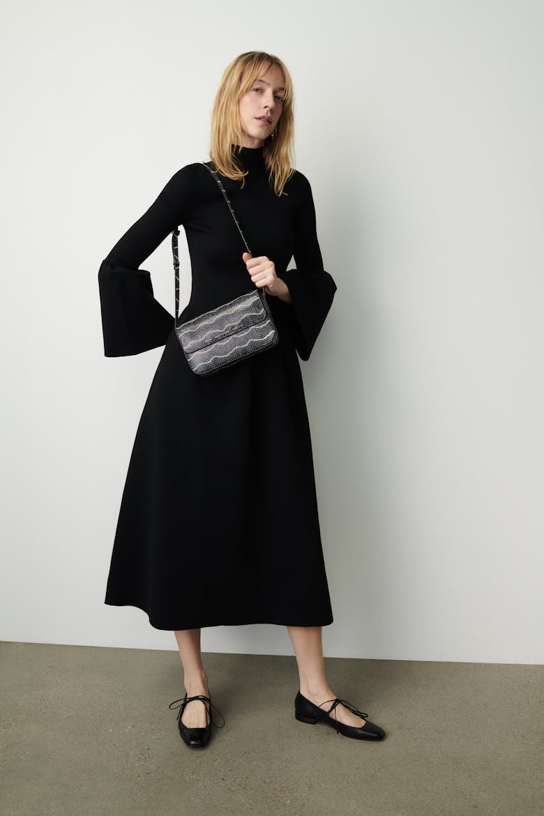 Klasyczna Torebka z Klapką „czarno-biały pyton”