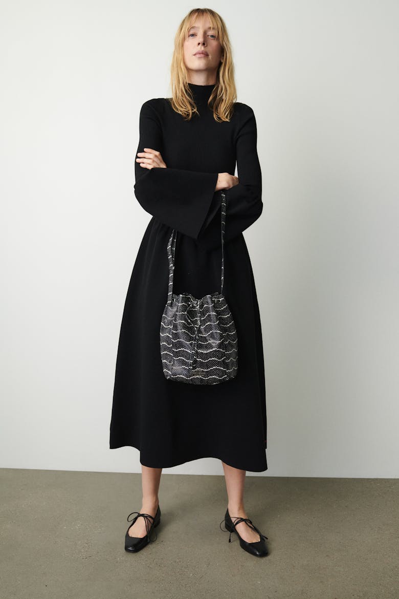 Medium Bucket Bag “black and white python”