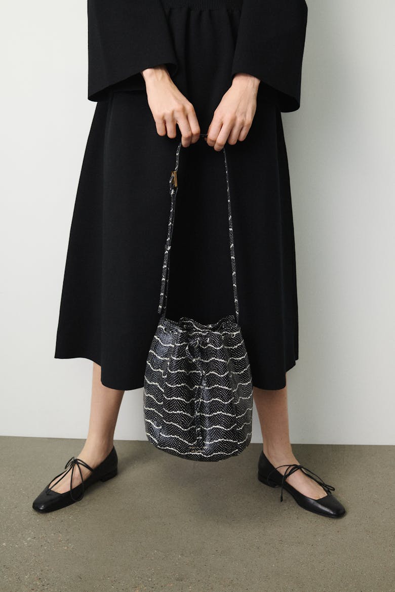 Medium Bucket Bag “black and white python”