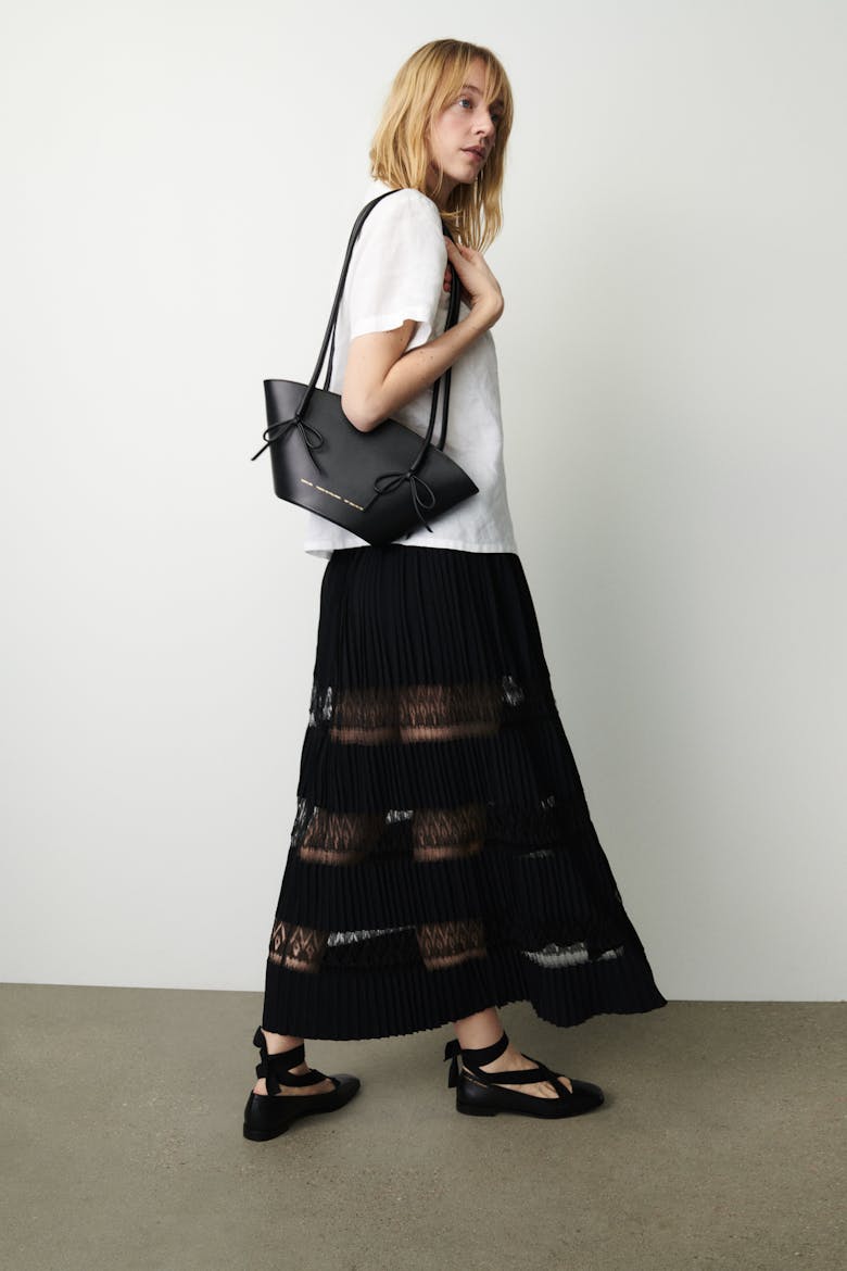 Small Basket with Bows Black