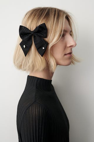 Black Mini Bow with Pearls