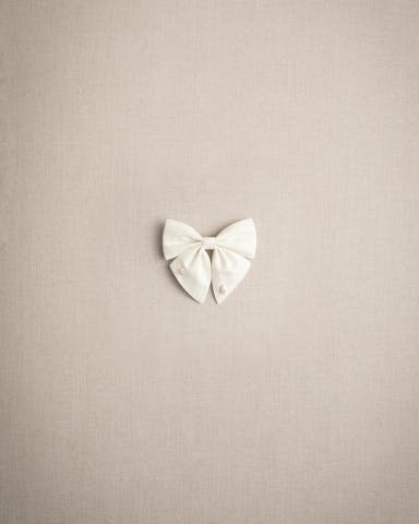Off-white Mini Bow with Pearls