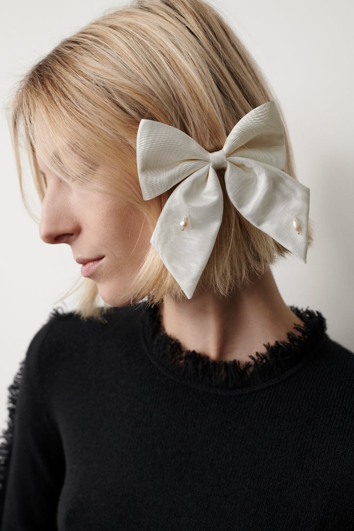 Off-white Mini Bow with Pearls