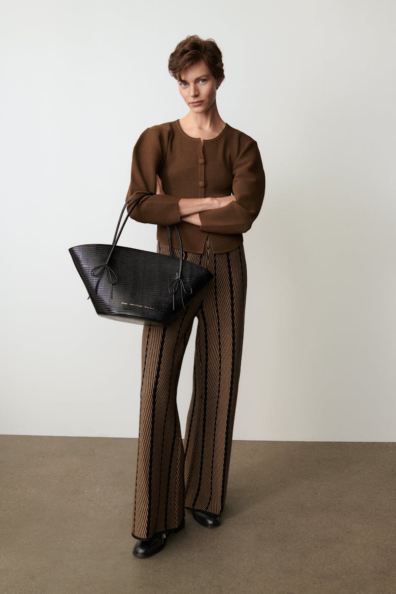 Big Basket with Bows “black lizard”