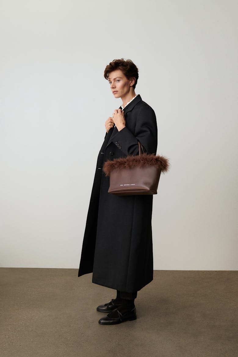 Shopper with Feathers Brown