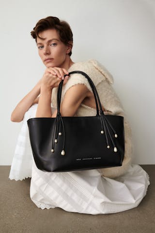 Shopper with Pearls Black